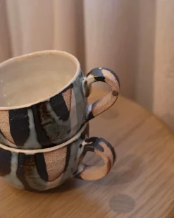 Flerfarvet cappuccino kop