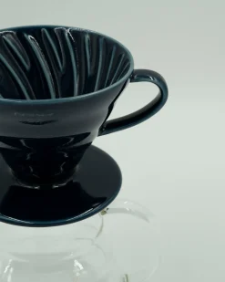 Hario tragt i indigo blå porcelæn (02)