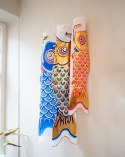 Koinobori vimpel 50 cm (pink/guld)