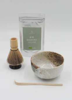 Matchasæt med sandfarvet skål - med matcha